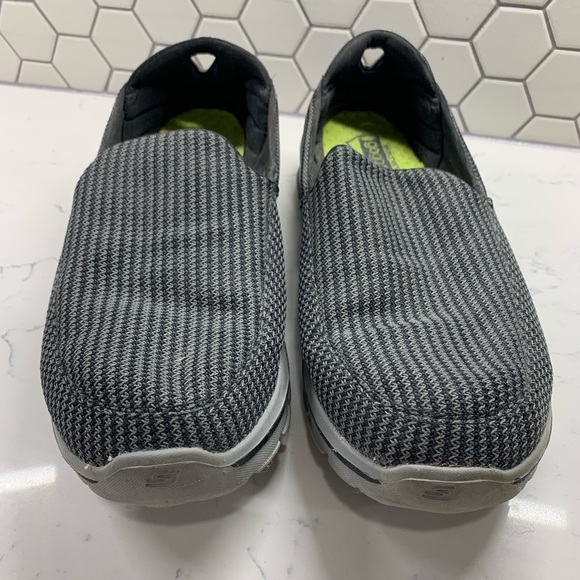 Skechers GOGA Mat Technology Slip Ons - Picture 3 of 7